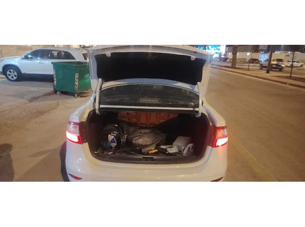 Car image 20