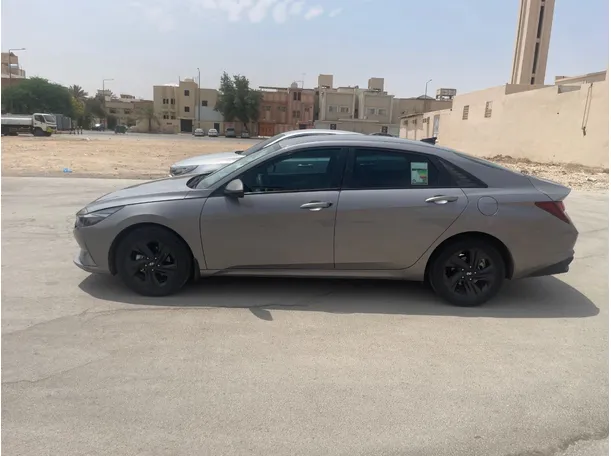 Car image 8