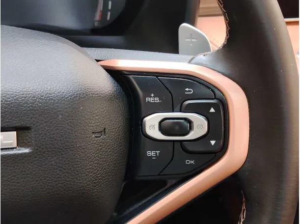 Car image 28