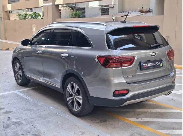 Car image 7