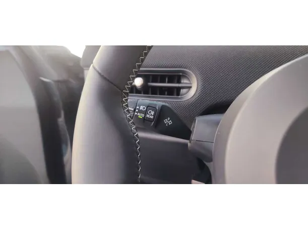 Car image 27
