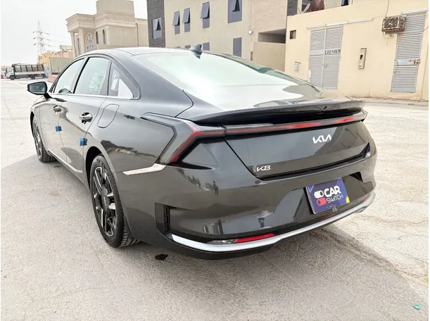 Car image 7