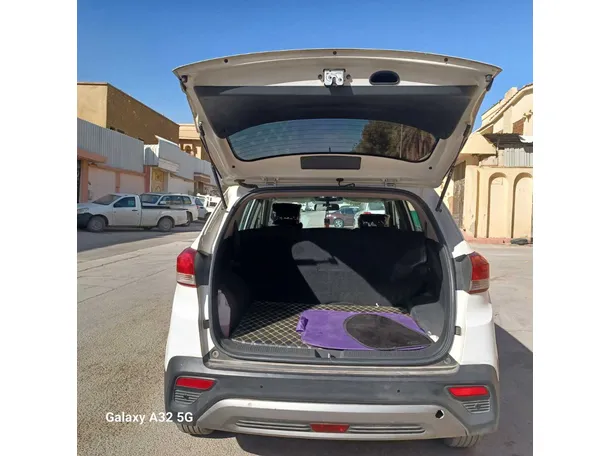 Car image 23
