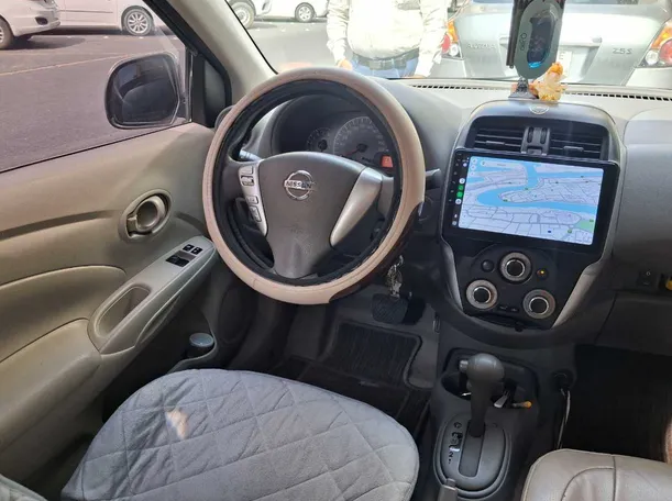 Car image 17