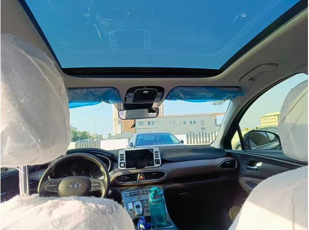 Car image 20