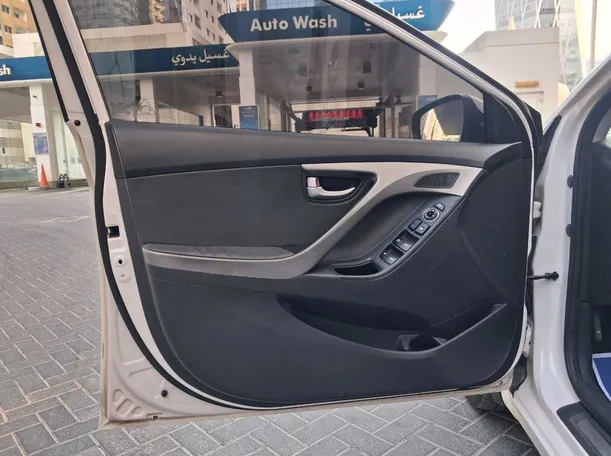 Car image 10