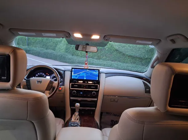 Car image 13