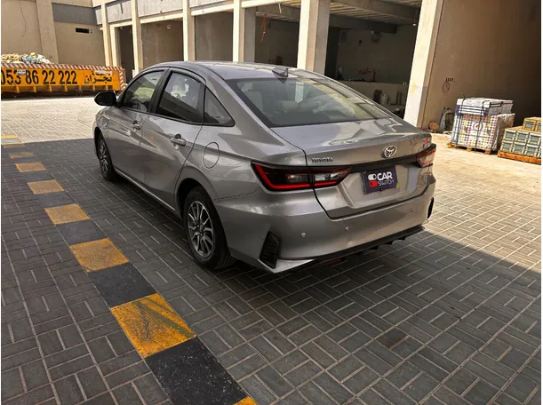 Car image 7