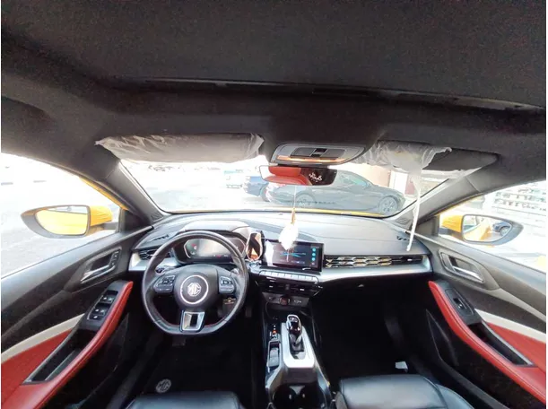Car image 13