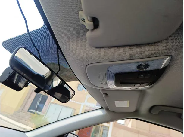 Car image 30