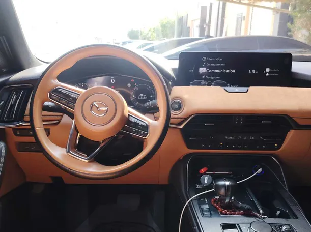Car image 17