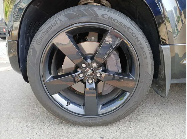 Car image 9