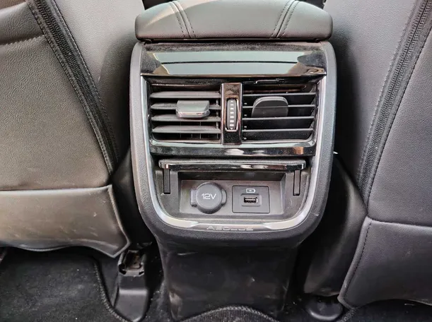 Car image 31