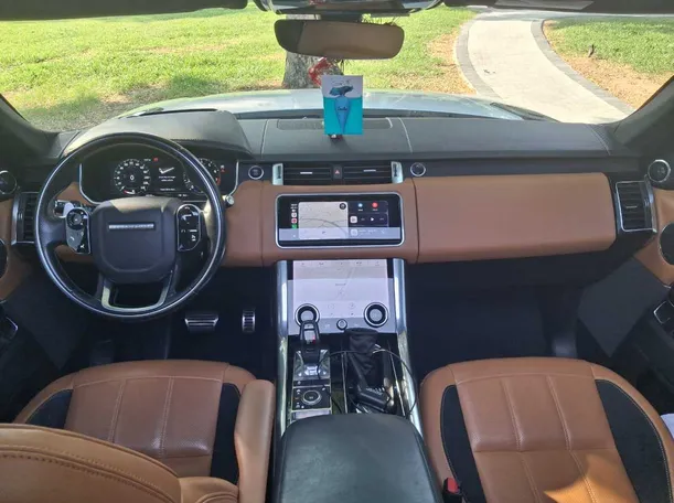 Car image 16