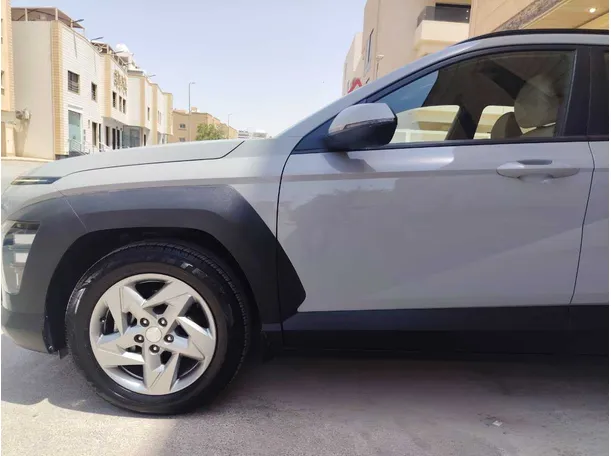 Car image 9