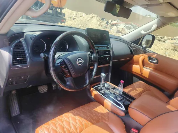 Car image 12