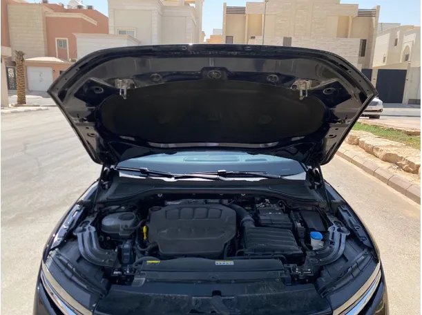 Car image 32