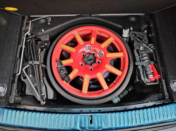 Car image 39