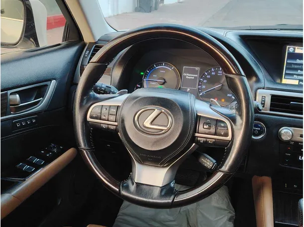 Car image 24