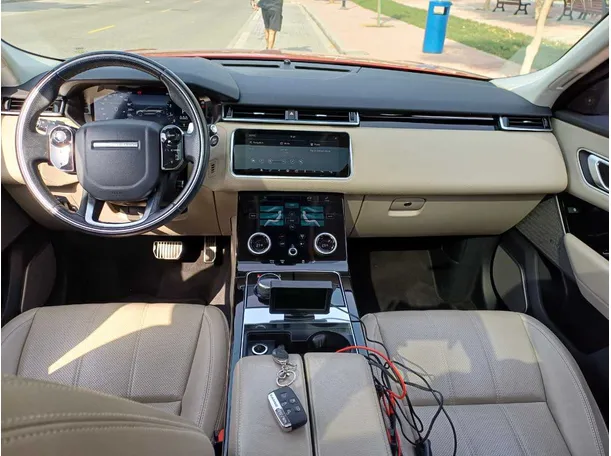 Car image 16