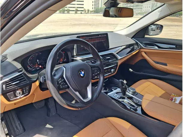 Car image 11