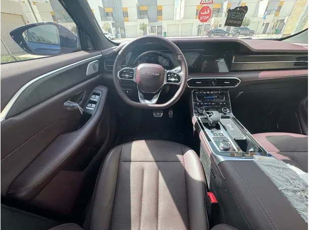 Car image 16