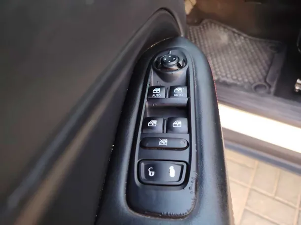 Car image 27