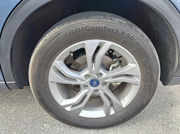 Car image 9