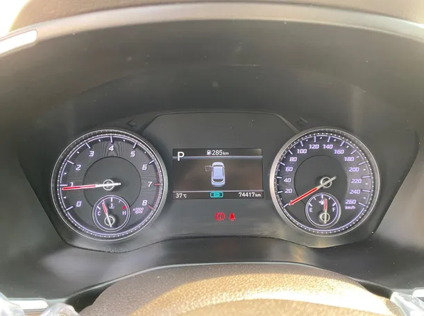 Car image 18