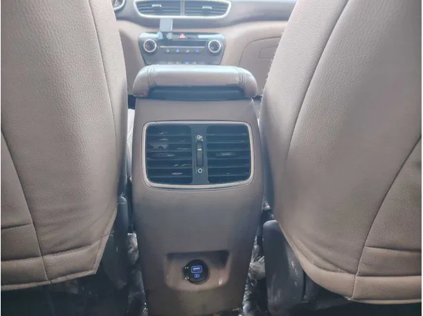 Car image 27