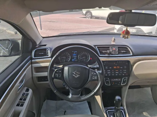 Car image 18