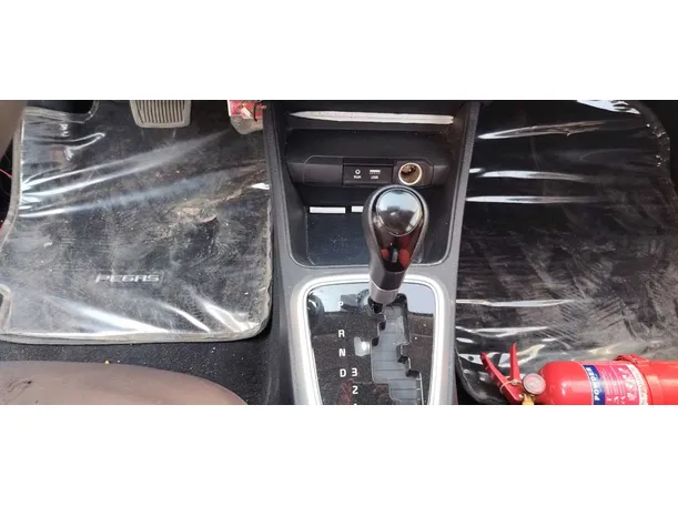 Car image 17