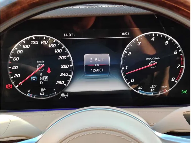 Car image 26