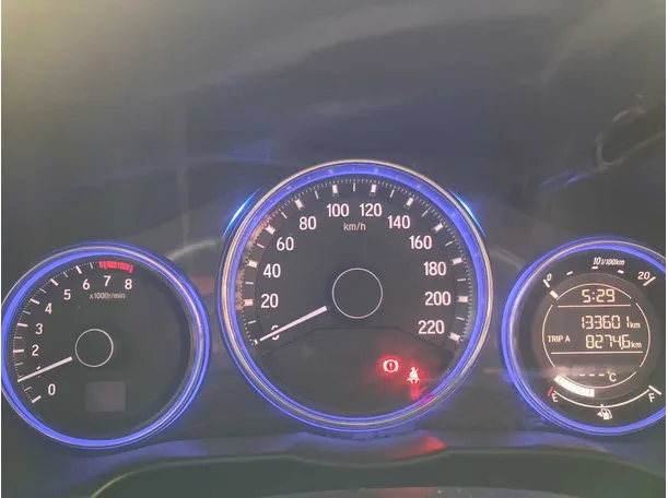 Car image 19
