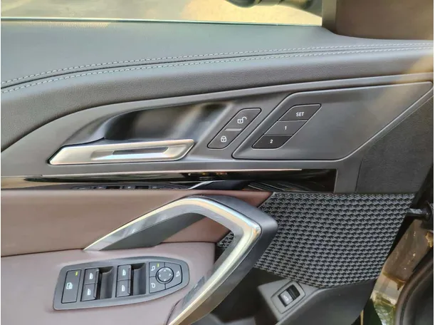 Car image 39