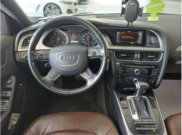 Car image 16