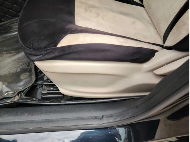 Car image 34