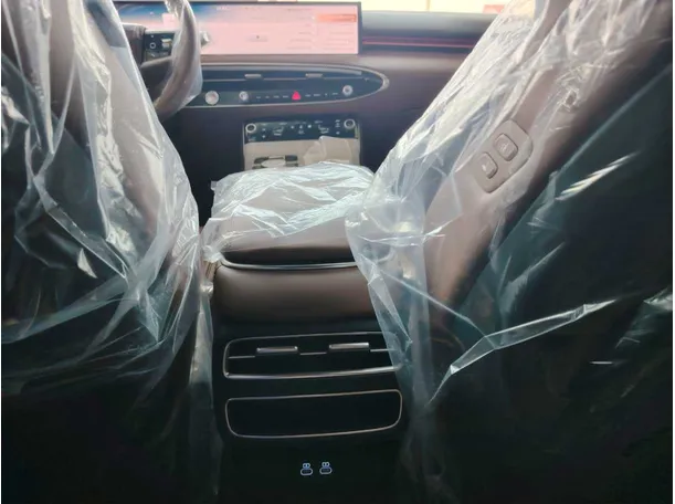 Car image 34