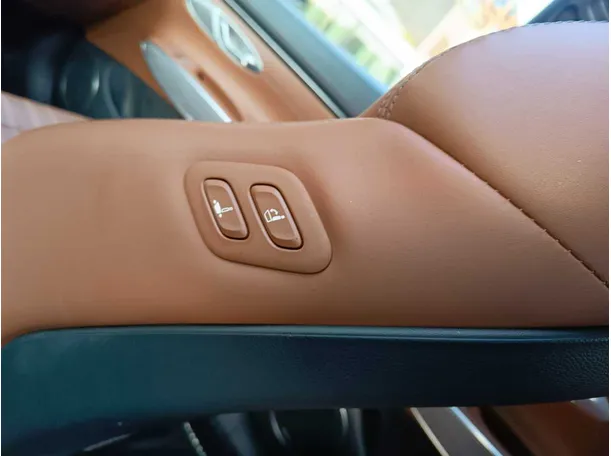 Car image 33