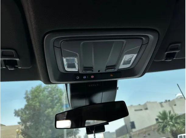 Car image 23