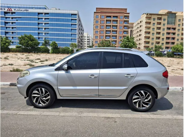 Car image 8