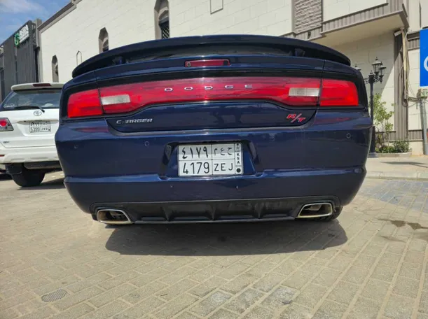 Car image 10