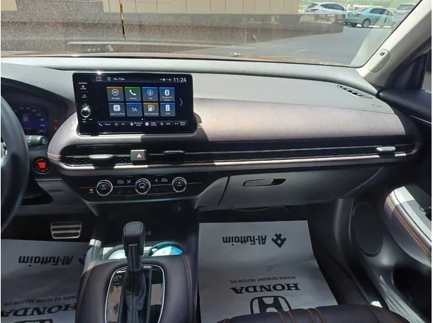 Car image 15