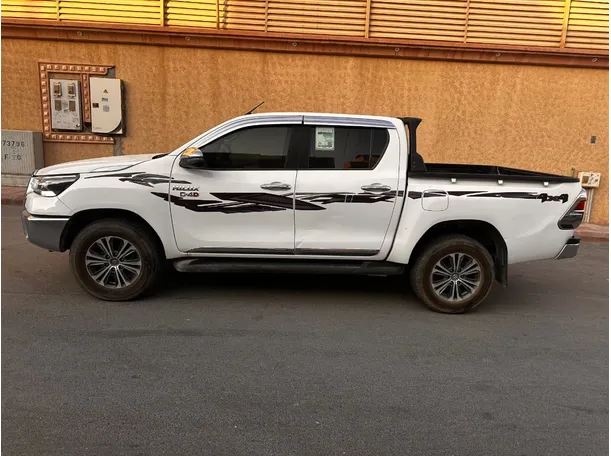 Car image 8