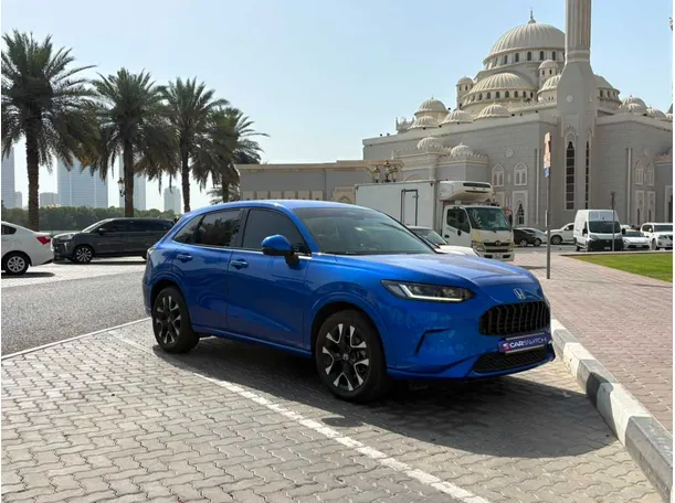 Car image 4