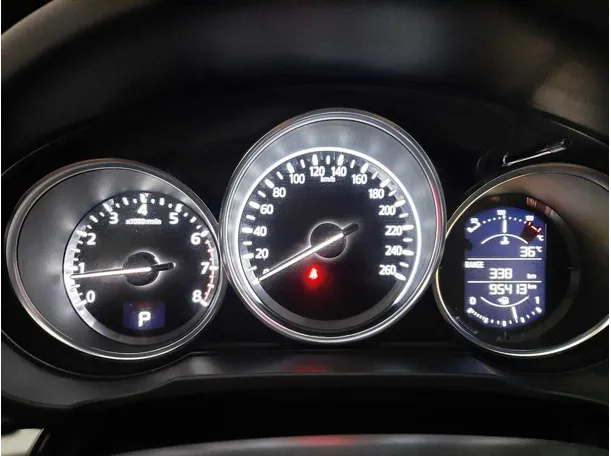 Car image 18