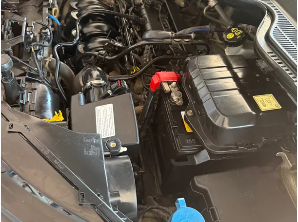 Car image 9