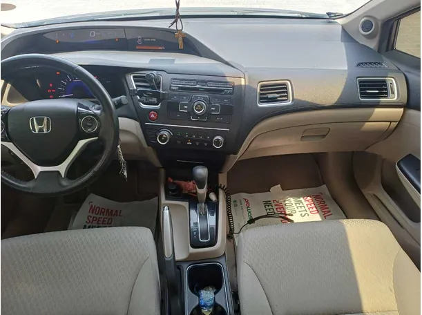 Car image 15