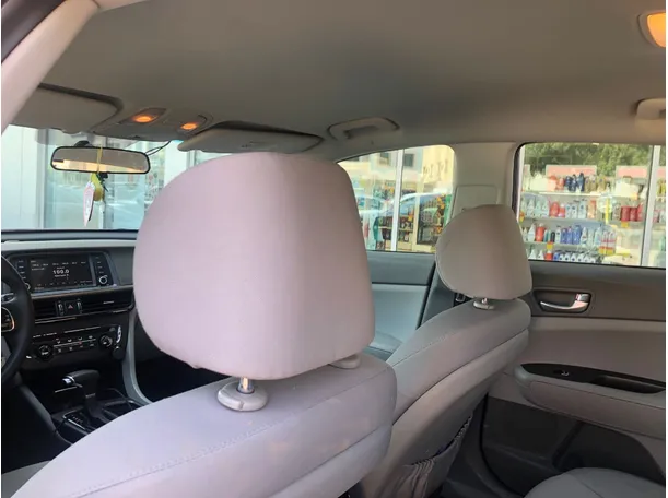 Car image 13