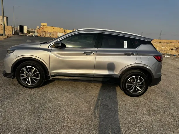 Car image 8